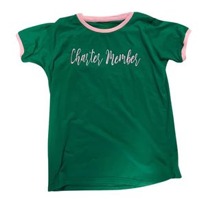 T-shirt vert à col rond avec bordure rose, imprimé graphique « Charter Member », manches courtes, décontracté, en coton, pour femme, vêtement de mode - Product Image 1