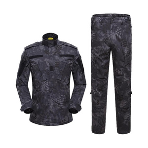 Vêtements d'aventure légers professionnels de camouflage pour la chasse et la randonnée en plein air, fabrication haut de gamme, production en gros - Product Image 1