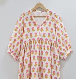 Vestido midi tipo túnica de algodón con estampado floral formal hecho a mano en India |   Vestido de Verano Transpirable con Cintura Natural - Product Image 3
