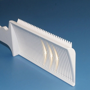 Peine profesional de peluquería para corte degradado, resistente al agua, con dientes de plástico para un corte degradado fácil, para uso en salones de belleza y barberías. - Product Image 3