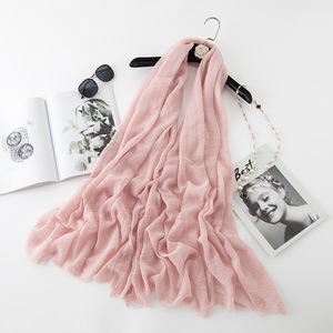 Pañuelos de Moda Islámica para Mujeres Musulmanas, Pañuelos Plisados de Color Sólido, Hijab de Algodón Arrugado para Mujeres - Product Image 1