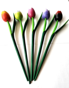 Tulipán Musical Hecho a Mano de Madera de Acacia para Decoración del Hogar con Estilo ROMÁNTICO y Técnica Pulida, 37cm de Largo, Ligero, Regalo - Product Image 4