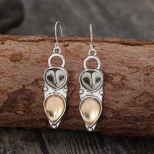 Boucles d'oreilles pendantes haut de gamme polyvalentes en argent tibétain pour femme, en forme d'animal, par Abbott, serties clos, 30g pour un style affirmé - Product Image 3