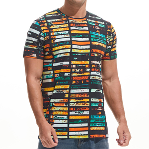 เสื้อยืดโพลีเอสเตอร์ 100% สำหรับสปอร์ตและออกกำลังกาย พิมพ์ลายแบบซับลิเมชั่นตามสั่ง ผลิตจำนวนมาก (OEM)  แบบเรียบหรือแบบเปล่า - Product Image 4