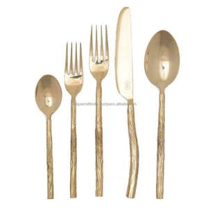 Ensemble de couverts en acier inoxydable avec manche argenté à motif de défilement, comprenant cuillère, fourchette et couteau, pour la restauration fine et la décoration de cuisine, vente en gros et personnalisable - Product Image 3