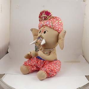 Peluche Ganpati beige faite à la main, poupée religieuse représentant l'éléphant, idéale pour la décoration des temples et comme cadeau de remerciement - Product Image 2