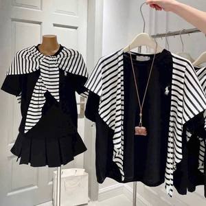 Conjunto de Dos Piezas para Mujer, Vestido Mini Negro con Chal a Rayas y Lazo, Atuendo Casual a la Moda - Product Image 1