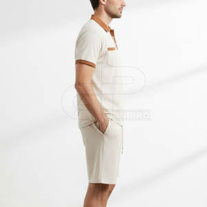 Ensemble short deux pièces pour homme, conçu pour le confort, la flexibilité et la respirabilité lors de la course à pied, de la gym ou des activités estivales. - Product Image 6