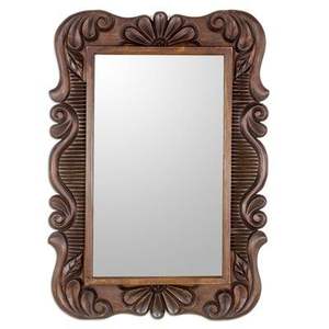 Cadre de miroir mural en bois précieux, apprécié pour son charme durable et sa structure fiable - Product Image 2