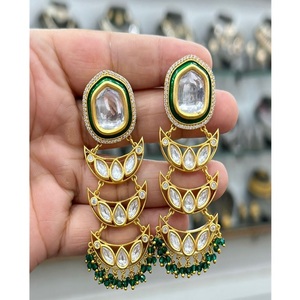 ต่างหูโมอิสซาไนต์ทรงโพลกี้ชุบทองคุณภาพพรีเมียม ดีไซน์ทันสมัยสำหรับผู้หญิงและเด็กผู้หญิง เหมาะสำหรับใส่ในงานกลางคืน งานปาร์ตี้ และแฟชั่น - Product Image 2