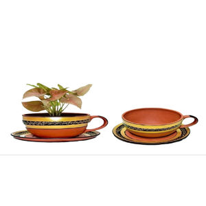 Ensemble de tasses à thé et soucoupes en terre cuite - Design Art Déco pour la décoration de la maison, occasions de rentrée scolaire et anniversaires - Product Image 3