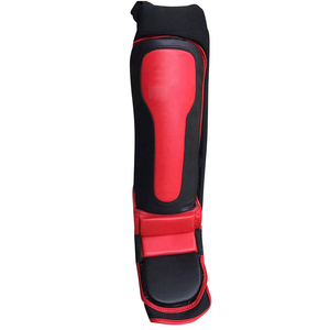 Protège-tibias professionnels légers en cuir PU robuste avec coque extérieure et coussin intérieur souple pour un confort optimal, conçus pour adultes, à fixation par crochets. - Product Image 2