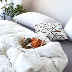 Parure <span class=keywords><strong>de</strong></span> lit 4 pièces en coton pur blanc <span class=keywords><strong>de</strong></span> haute qualité 300 fils/cm² avec <span class=keywords><strong>housse</strong></span> <span class=keywords><strong>de</strong></span> <span class=keywords><strong>couette</strong></span> à liens pour la maison et l'hôtellerie - Product Image 4