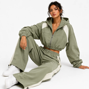 Ensemble survêtement coupe-vent court Vocksin pour femme, vert sauge, léger, avec sweat à capuche zippé imprimé et pantalon large 100 % coton - Product Image 2