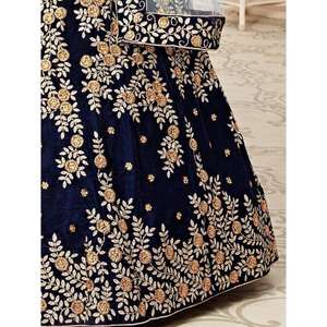 Tenue de mariée en velours brodé bleu marine envoûtante Lehenga Choli - Product Image 1