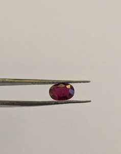 Rubis birman naturel non chauffé de 1,06 carat, taille ovale, qualité supérieure, rouge profond, bijoux fins de qualité supérieure, pierres précieuses en vrac pour la fabrication de bijoux - Product Image 1