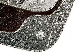 Selle de barrel racing en cuir premium, personnalisable, pour le travail à la ferme et la randonnée équestre, équipement professionnel de qualité export. - Product Image 2