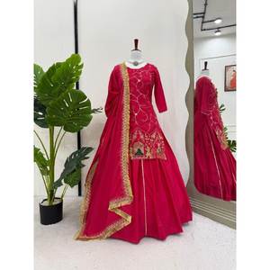 Ensemble haut-lehenga de soirée de créateur taille XL avec un magnifique dupatta - Product Image 2