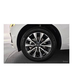 Volvo XC60 B5 Ultimate 2023 con Cámara Trasera, Caja de Cambios Automática, Asientos de Cuero, Volante a la Izquierda - 24,969 km, Color Brillante - Product Image 4