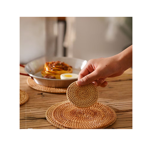 Nouveauté : Sets de table en rotin tressé résistants à la chaleur pour carafes, théières, assiettes et dessous de plat – En promotion - Product Image 4