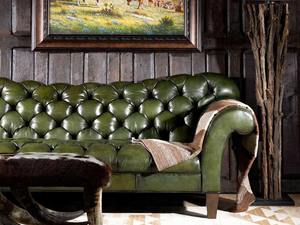 Canapé Chesterfield de luxe en cuir vert irlandais, trois places, dossier capitonné profond, pieds en bois faits à la main, style transitionnel, écologique - Product Image 4