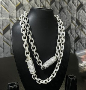Cadena Cubana de Lujo en Plata de Ley 925 con Baño de Rodio y Diamantes Moissanite VVS Brillantes, Cadena Elegante para Uso Unisex - Product Image 3