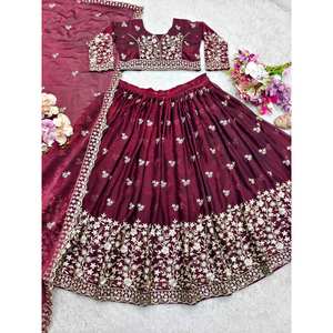 Lehenga choli ชุดปาร์ตี้ออกแบบโดยดีไซเนอร์สำหรับผู้หญิงพร้อมด้วยงานปักที่สง่างาม - Product Image 4