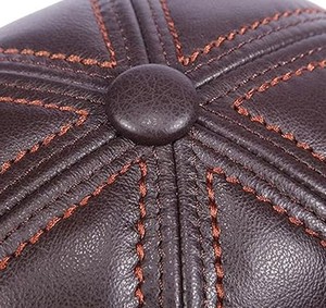 Gorra Snapback de Cuero Negra con Cierre Ajustable, Visera Plana Curvada, Sombrero de Moda Urbana, Unisex, Casual, Venta al por Mayor - Product Image 3