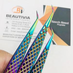 Pince à cils professionnelle Diamond Grip Angle de 45 degrés Pointe pointue de 6.5mm Acier inoxydable durable pour les extensions de cils - Product Image 2