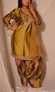 Ensemble 3 pièces de luxe Farshi Salwar très demandé, brodé, avec Kurti et Dupatta, idéal pour l'Aïd, Diwali, les fêtes et les mariages, séchage rapide - Product Image 4