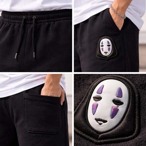 กางเกงขาสั้นผ้าฝ้ายสีดำปักโลโก้แบบกำหนดเองสำหรับผู้ชาย สไตล์ลำลองสตรีทแวร์ มีเชือกผูก เหมาะสำหรับฤดูร้อน - Product Image 6