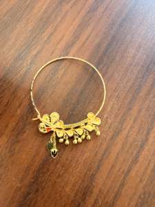 Anneau de nez en or massif 22 carats, bijou de mariage traditionnel indien, design Nath motif paon floral émaillé, grande taille, fil de piercing - Product Image 4