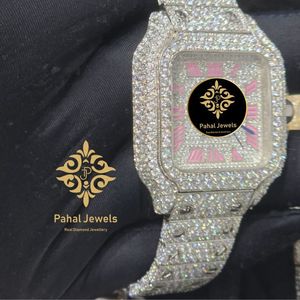 Reloj de Cuarzo Analógico Cuadrado de Lujo Pahal Jewels con Incrustaciones de Diamantes Completas y Números Romanos Rosados - Product Image 3