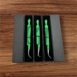 Meilleure pince à épiler incurvée pour extensions de cils, en acier inoxydable, revêtement en poudre vert Kelly, 90 degrés, nouveau design découpé, poignée diamantée, pour la beauté - Product Image 1
