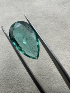 Émeraude naturelle zambienne taille poire 3,80 carats, pierre précieuse verte, taille de bague, pour la fabrication de bijoux - Product Image 5