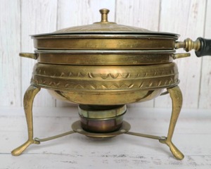 Bandeja de latón para calentar alimentos con tapa y soporte, alimentada por combustible, para eventos de catering a precio económico - Product Image 1