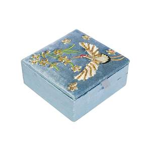 Boîte à bijoux en bois brodée de fleurs blanches faites à la main, avec perles, coffret cadeau en tissu, boîte à bagues, emballage de luxe, ensemble de boîtes à bijoux - Product Image 5