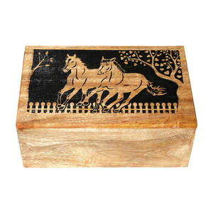 Urnes de crémation en bois pour cendres humaines Double cheval gravé principal fabricant adulte grande urne en bois de manguier fourniture de boîte funéraire - Product Image 2