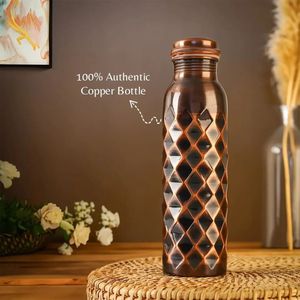 Bouteille en cuivre martelé pur, bouteille d'eau en cuivre design, bouteille d'eau en cuivre au design unique, cadeau idéal, bouteille en cuivre ayurvédique - Product Image 5