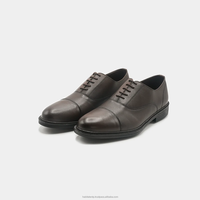 Sepatu pantofel kulit asli pria, sneaker gaya Vintage Brogue Oxford kasual