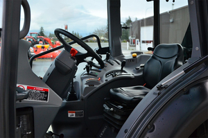 Tractor Agrícola 2023 M4N-071HDC12 de 210HP con Tracción en las 4 Ruedas y Transmisión por Engranajes, de Uso Pesado, Listo para Exportar desde Texas - Product Image 4