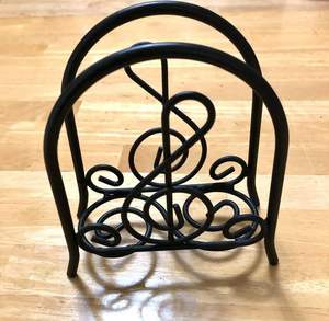 Porte-serviettes décoratif en fonte noire, support à serviettes en métal sur pied pour comptoir de cuisine et décoration de table à manger - Product Image 6