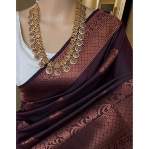 FASHIONABLE SUAVE LICHI SEDA JACQUARD TRABAJO TEJIDO SAREE CON BLUSA DESCOSADA MARRÓN - Product Image 2