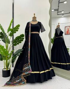 Lehenga Choli noir avec dupatta brodé coloré, robe traditionnelle indienne pour mariage, longueur au sol, en polyester pour femmes - Product Image 1