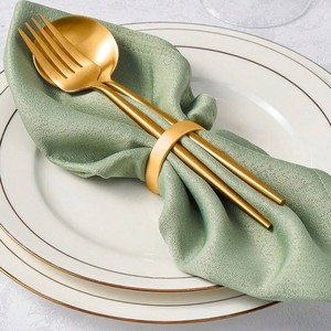 Porte-serviettes de luxe en métal doré mat avec anneau en D, anti-roulement, à fond plat, pour restaurants haut de gamme et fêtes de Noël - Product Image 2