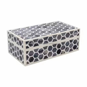 Estuche de joyería de madera con incrustaciones de hueso con diseño de panal gris ecológico para mujer, forma rectangular para fines de regalo a granel - Product Image 1