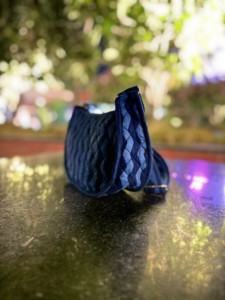 Bolso Tote de Hombro Azul a Rayas Acolchado Estilo Bohemio Vintage para Mujer, Hecho a Mano, con Cierre de Cremallera y Correa Única - Product Image 3