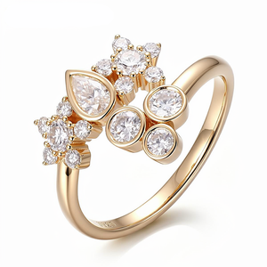 แหวนเพชร CARATOVA DIAMONDS ชุบเงิน รูปหัวใจ ประดับเพชรหรูหรา สไตล์อาร์ตเดโค ประดับเพชรด้านข้าง เหมาะสำหรับงานหมั้น งานแต่งงาน งานครบรอบ - Product Image 1