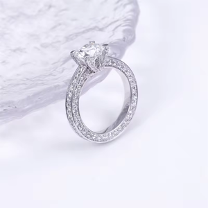 Bague de fiançailles pour femme en or blanc avec diamant rond brillant, style classique, diamants blancs de laboratoire certifiés IGI - Product Image 2