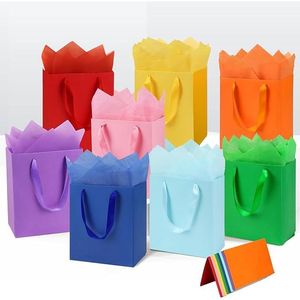 Set di 8 Sacchetti Regalo di Medie Dimensioni con Manici, 16 Fogli di Carta Velina e 8 Biglietti d'Auguri per Compleanni e Festività - Product Image 1
